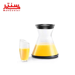 ظرف شیشه‌ای برای آبمیوه با طراحی مدرن و شفاف، همراه با لیوانی هماهنگ.